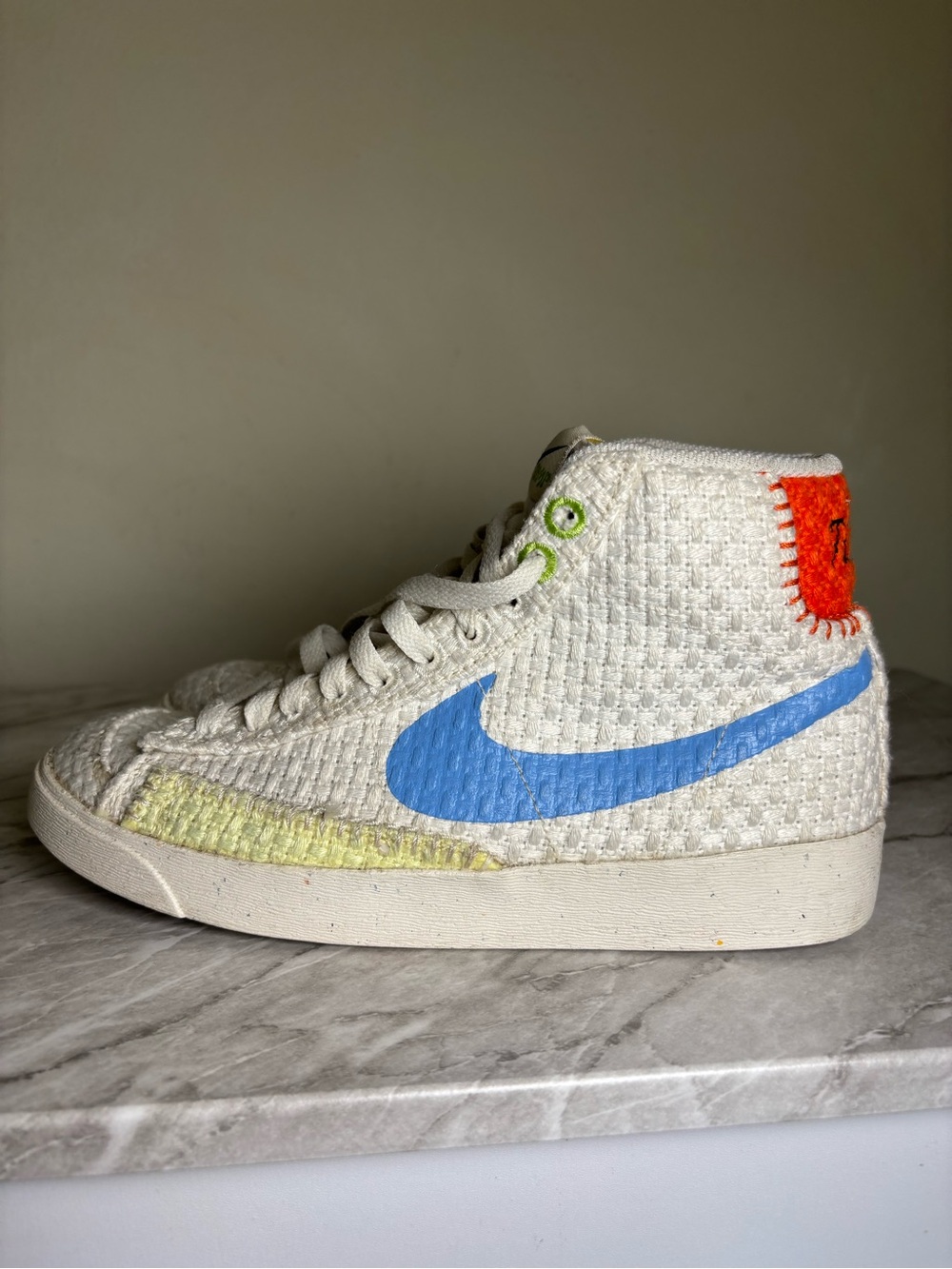 Nike Blazer '77 Mid Top Lace-Up Sneakers White Blue Orange DV2173-100 size 8